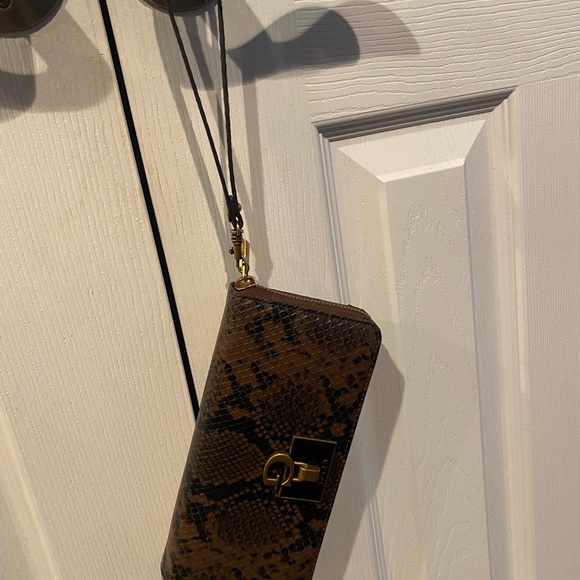 Guess Faux Python  Leather Satchel with matching wallet - Picture 13 of 16